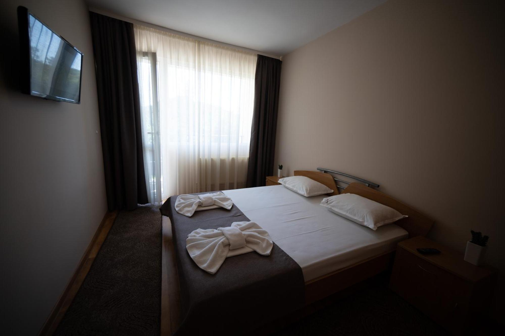 Hotel Velista Вонешта-Вода Екстер'єр фото