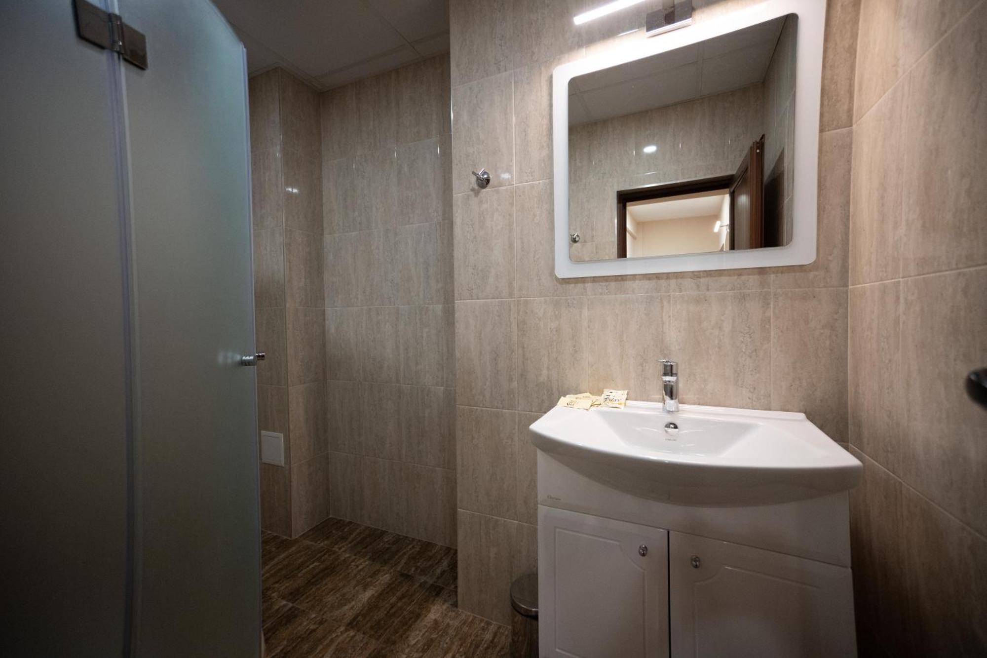 Hotel Velista Вонешта-Вода Екстер'єр фото