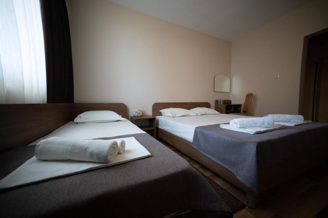 Hotel Velista Вонешта-Вода Екстер'єр фото