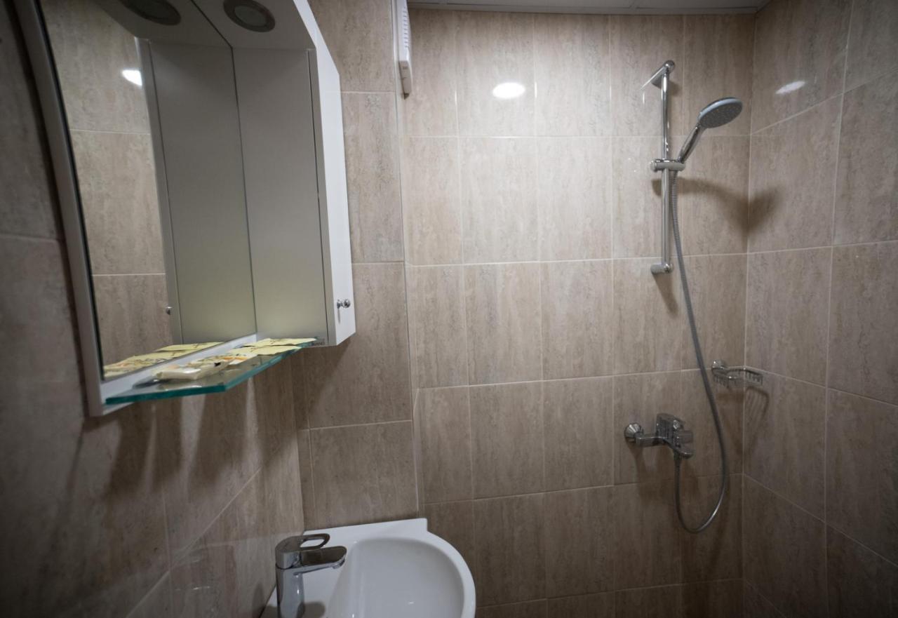 Hotel Velista Вонешта-Вода Екстер'єр фото