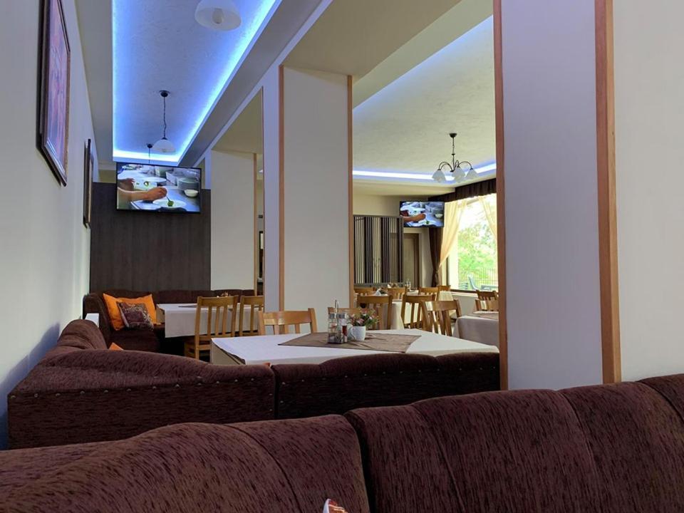 Hotel Velista Вонешта-Вода Екстер'єр фото